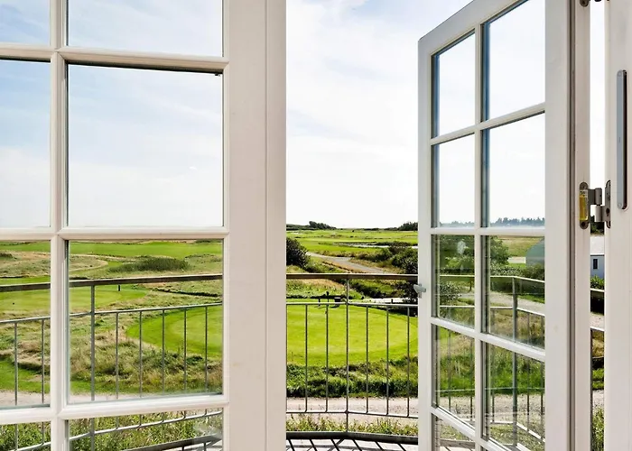 Panoramic Golf View Retreat - By Traum 別荘 Sønderby