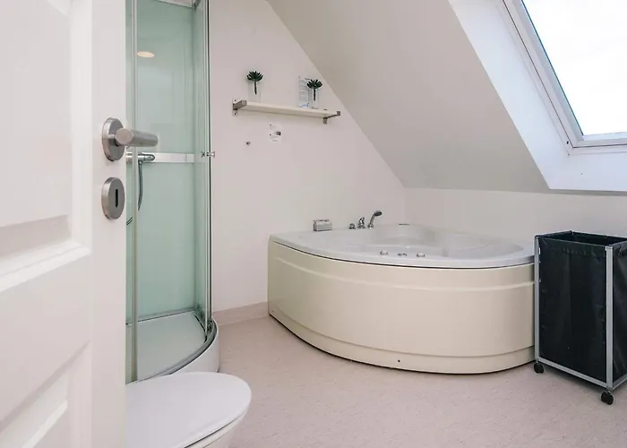 Panoramic Golf View Retreat - By Traum 別荘 Sønderby