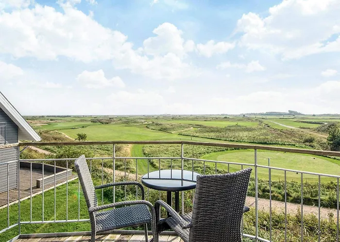 Panoramic Golf View Retreat - By Traum 別荘 Sønderby